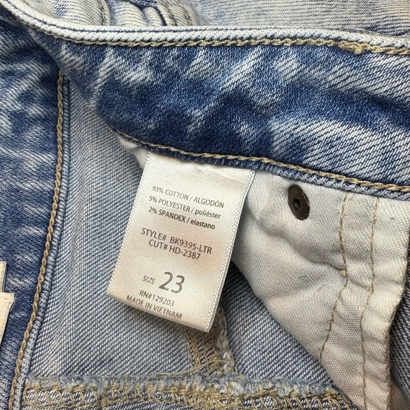 Hidden Light Blue Distressed Women Jeans, size 23 - Picture 9 of 10